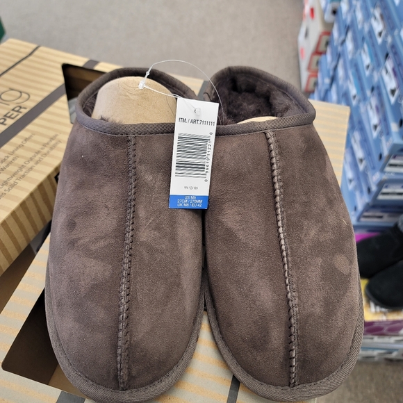 Kirkland Signature Men's Shearling Clog Slipper - Picture 3 of 4